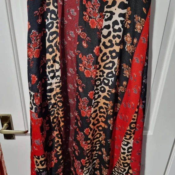 Girl in mind midi dress - Picture 3 of 5